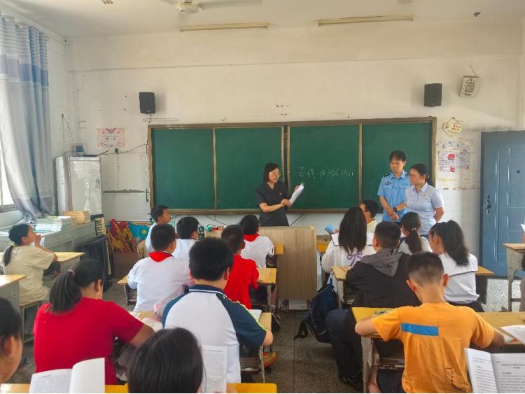 共筑绿色梦想，守护地球家园